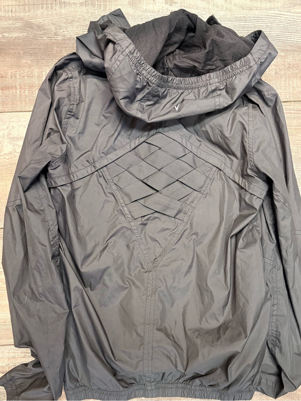 Ivivva Girls Size 10 Black Hooded Windbreaker Jacket - Picture 4 of 4